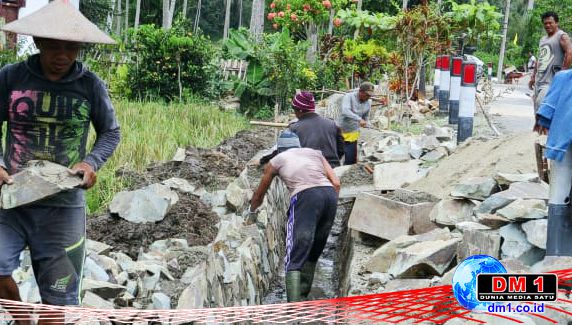 Giat Membangun, Desa Inomunga Bertekad Menuju Kemandirian